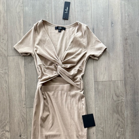 Stunning Lulu’s Style Twist Beige Twist Front Cutout Midi Dress NWT - Picture 7 of 13